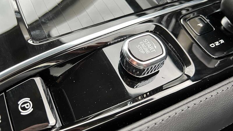 Volvo S90 Recharge Plus, T8 AWD plug-in hybrid, Dark (360 Camera, BLIS, Apple Carplay)