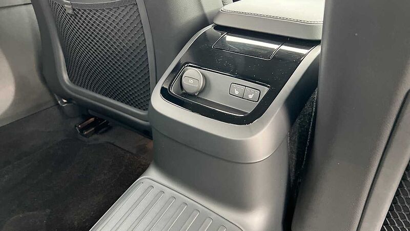 Volvo S90 Recharge Plus, T8 AWD plug-in hybrid, Dark (360 Camera, BLIS, Apple Carplay)
