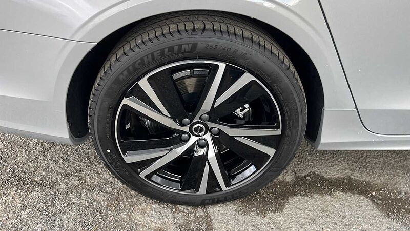 Volvo S90 Recharge Plus, T8 AWD plug-in hybrid, Dark (360 Camera, BLIS, Apple Carplay)