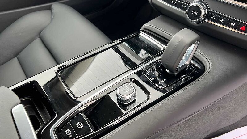 Volvo S90 Recharge Plus, T8 AWD plug-in hybrid, Dark (360 Camera, BLIS, Apple Carplay)