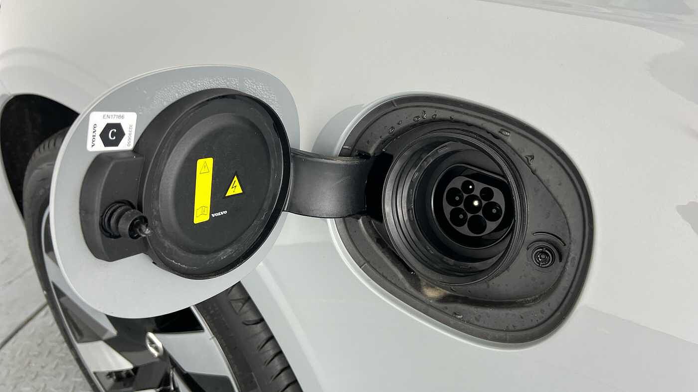 Volvo V90 T6 Plus, AWD Plug-in hybrid, Elec/Pet, Dark(Tints, Harman Kardon, Carplay)