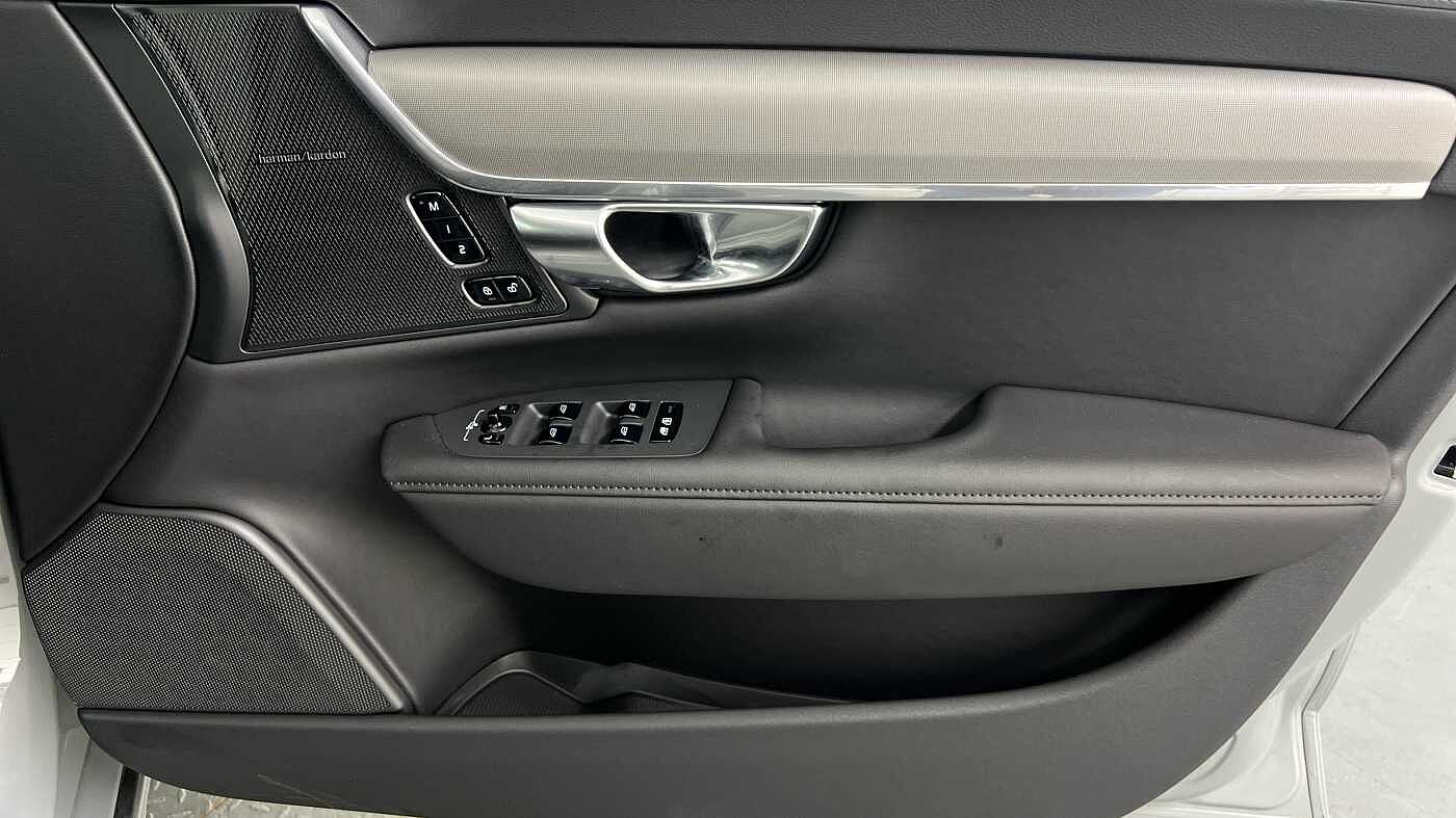 Volvo V90 T6 Plus, AWD Plug-in hybrid, Elec/Pet, Dark(Tints, Harman Kardon, Carplay)