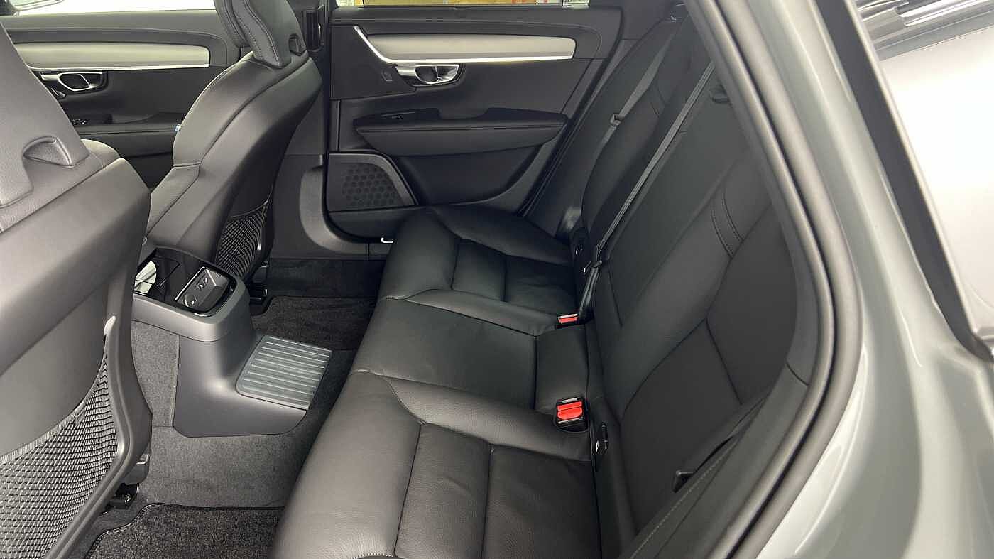 Volvo V90 T6 Plus, AWD Plug-in hybrid, Elec/Pet, Dark(Tints, Harman Kardon, Carplay)