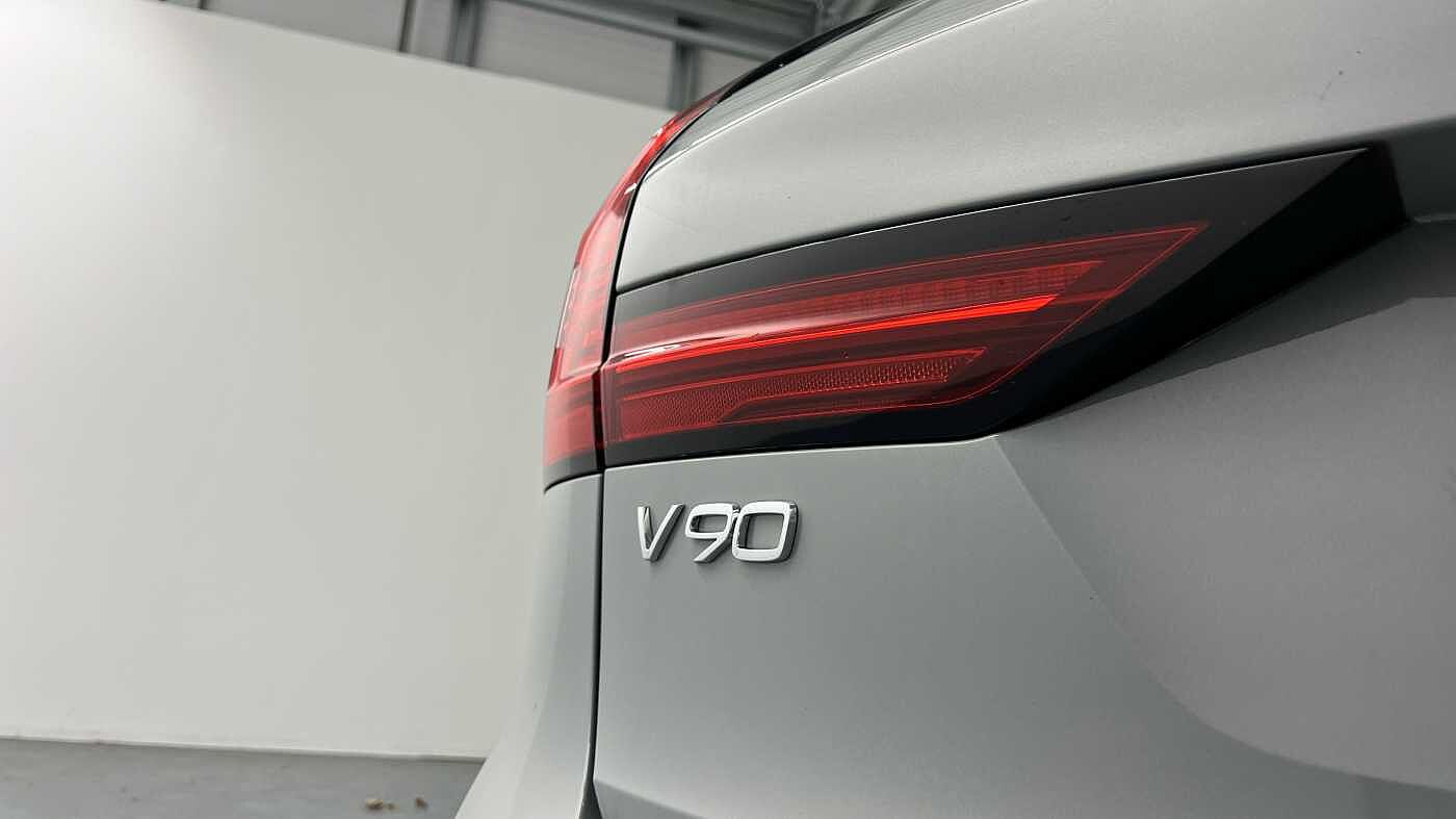 Volvo V90 T6 Plus, AWD Plug-in hybrid, Elec/Pet, Dark(Tints, Harman Kardon, Carplay)
