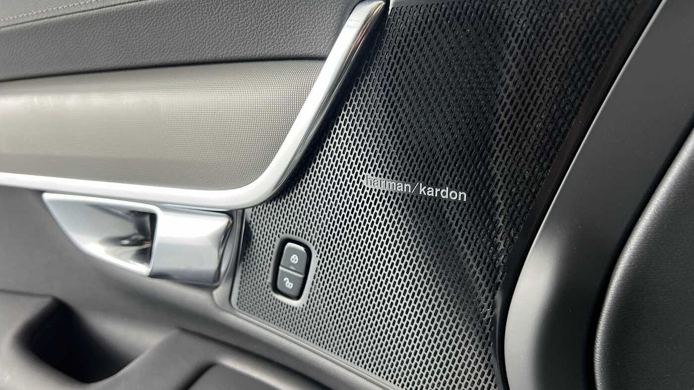 Volvo V90 T6 Plus, AWD Plug-in hybrid, Elec/Pet, Dark(Tints, Harman Kardon, Carplay)