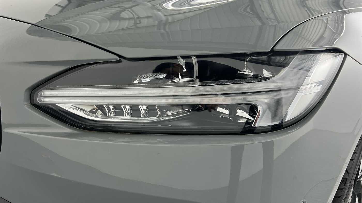 Volvo V90 T6 Plus, AWD Plug-in hybrid, Elec/Pet, Dark(Tints, Harman Kardon, Carplay)