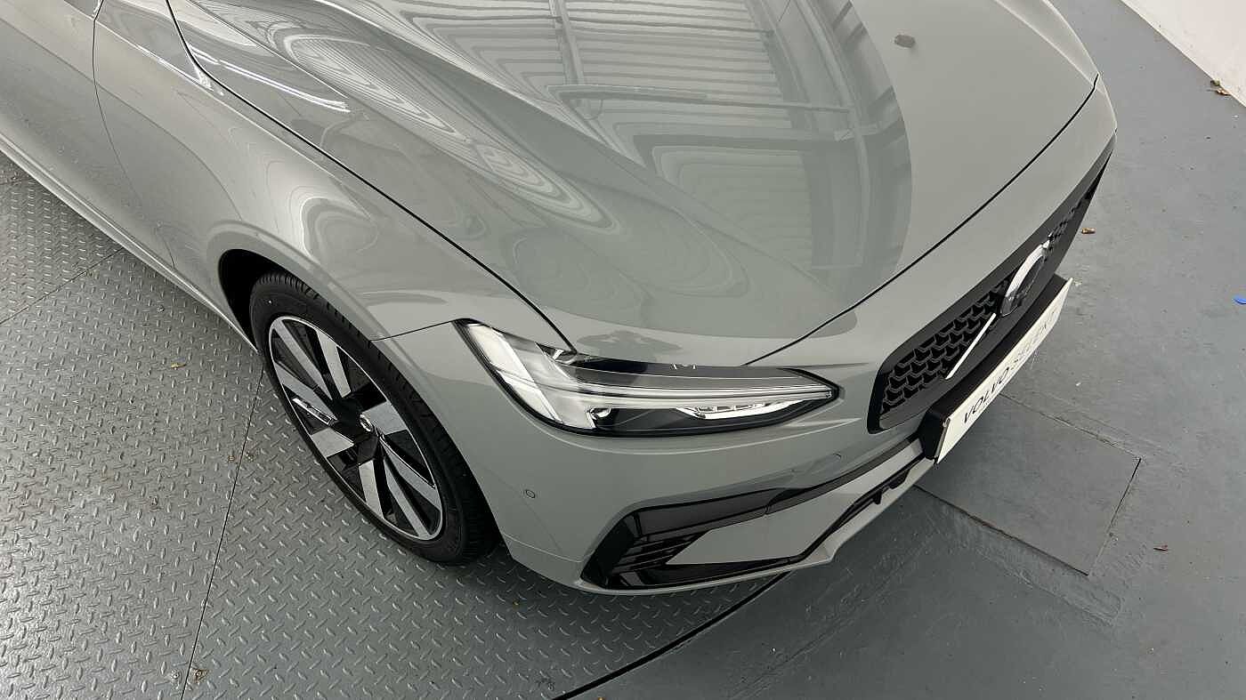 Volvo V90 T6 Plus, AWD Plug-in hybrid, Elec/Pet, Dark(Tints, Harman Kardon, Carplay)