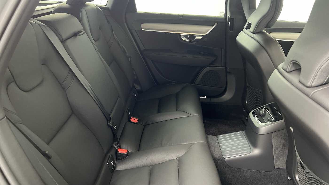 Volvo V90 T6 Plus, AWD Plug-in hybrid, Elec/Pet, Dark(Tints, Harman Kardon, Carplay)