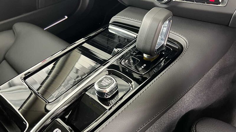 Volvo V90 T6 Plus, AWD Plug-in hybrid, Elec/Pet, Dark(Tints, Harman Kardon, Carplay)