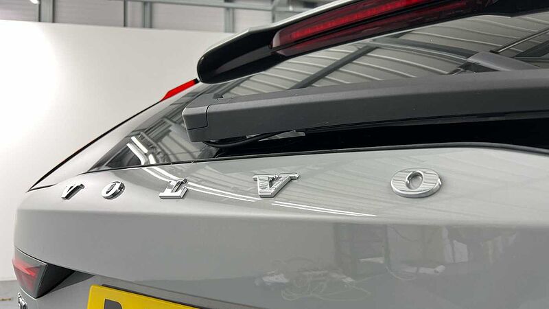 Volvo V90 T6 Plus, AWD Plug-in hybrid, Elec/Pet, Dark(Tints, Harman Kardon, Carplay)