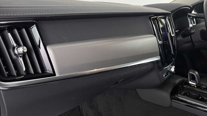 Volvo V90 T6 Plus, AWD Plug-in hybrid, Elec/Pet, Dark(Tints, Harman Kardon, Carplay)