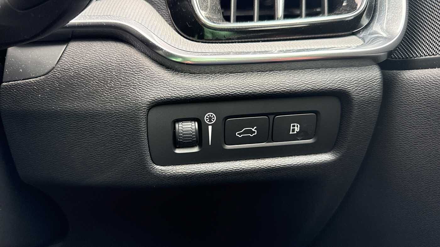 Volvo S60 T8 Twin Engine AWD R-Design Plus Automatic