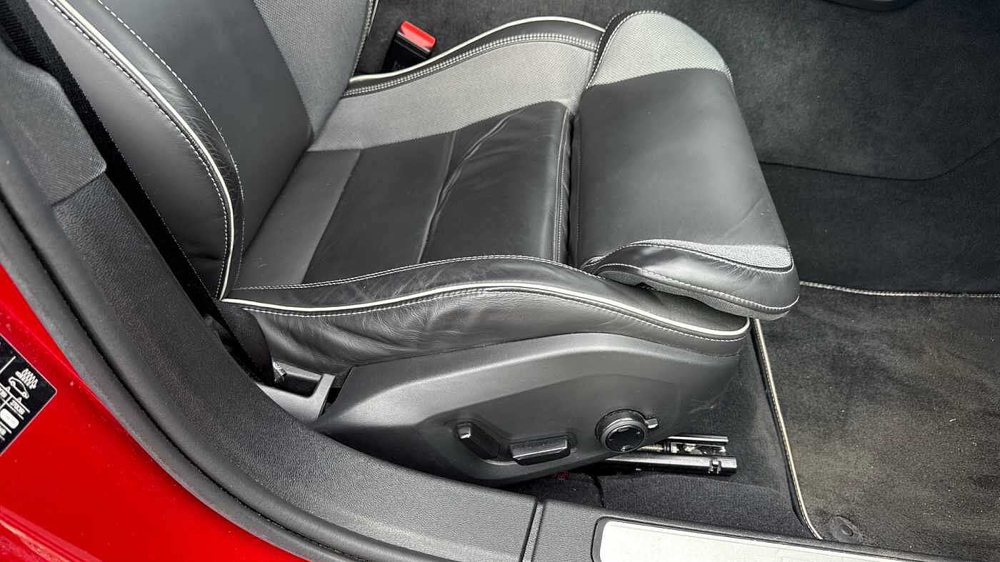 Volvo S60 T8 Twin Engine AWD R-Design Plus Automatic