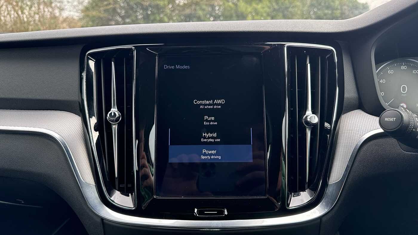 Volvo S60 T8 Twin Engine AWD R-Design Plus Automatic