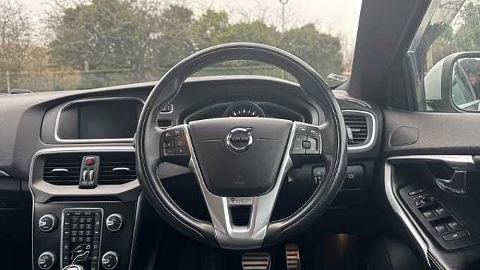 Volvo V40 T3 R-Design Automatic