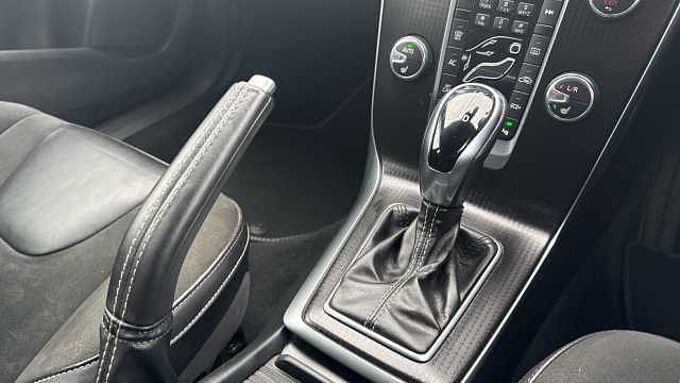 Volvo V40 T3 R-Design Automatic