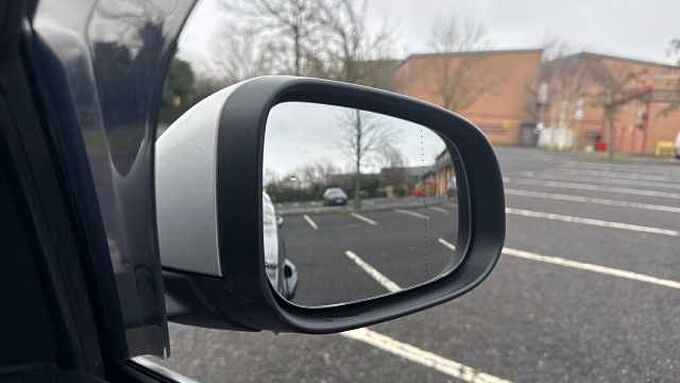 Volvo V40 T3 R-Design Automatic