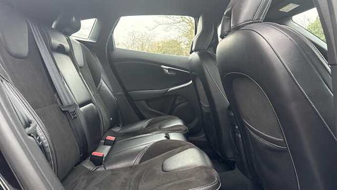 Volvo V40 T3 R-Design Automatic