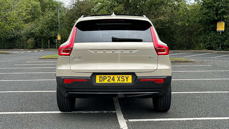 Volvo XC40 Ultra, B4 Mild hybrid, Petrol, Dark