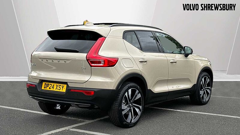 Volvo XC40 Ultra, B4 Mild hybrid, Petrol, Dark