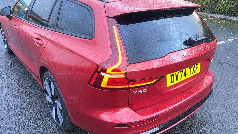 Volvo V60 Plus, T6 AWD Plug-in hybrid, Electric/Petrol, Dark