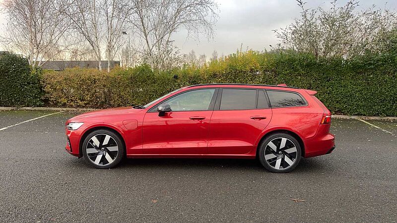 Volvo V60 Plus, T6 AWD Plug-in hybrid, Electric/Petrol, Dark