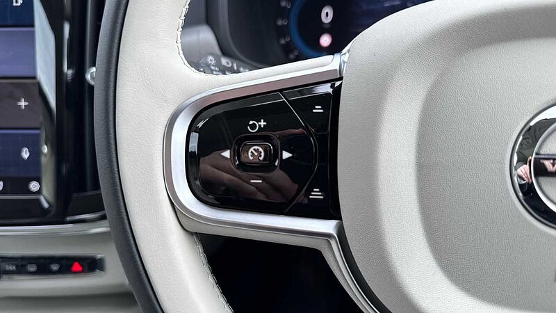 Volvo V90 Ultra, T8 AWD Plug-in hybrid, Electric/Petrol, Dark
