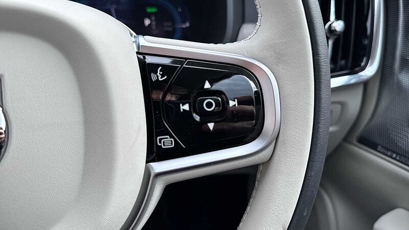 Volvo V90 Ultra, T8 AWD Plug-in hybrid, Electric/Petrol, Dark