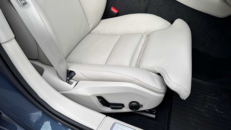 Volvo V90 Ultra, T8 AWD Plug-in hybrid, Electric/Petrol, Dark