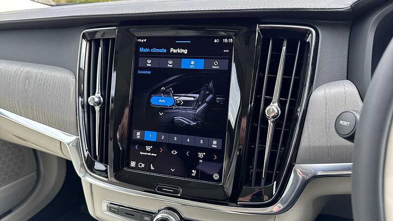 Volvo V90 Ultra, T8 AWD Plug-in hybrid, Electric/Petrol, Dark