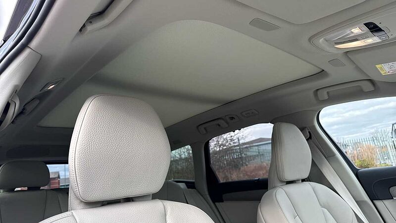 Volvo V90 Ultra, T8 AWD Plug-in hybrid, Electric/Petrol, Dark