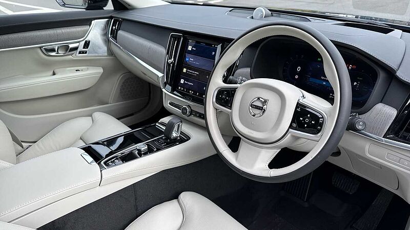 Volvo V90 Ultra, T8 AWD Plug-in hybrid, Electric/Petrol, Dark