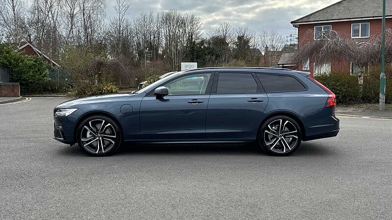 Volvo V90 Ultra, T8 AWD Plug-in hybrid, Electric/Petrol, Dark