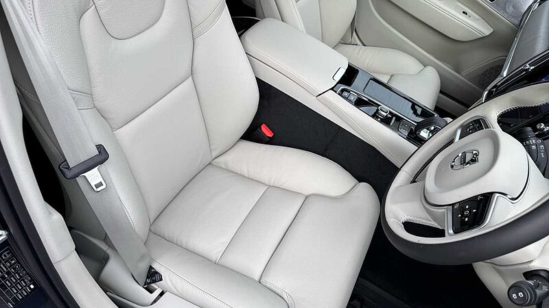 Volvo V90 Ultra, T8 AWD Plug-in hybrid, Electric/Petrol, Dark