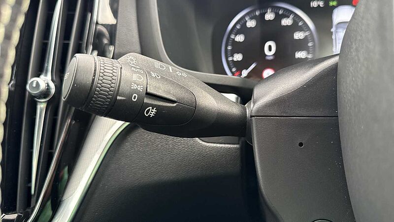 Volvo S60 T8 Twin Engine AWD R-Design Plus Automatic