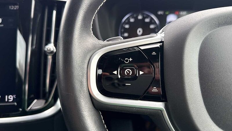 Volvo S60 T8 Twin Engine AWD R-Design Plus Automatic