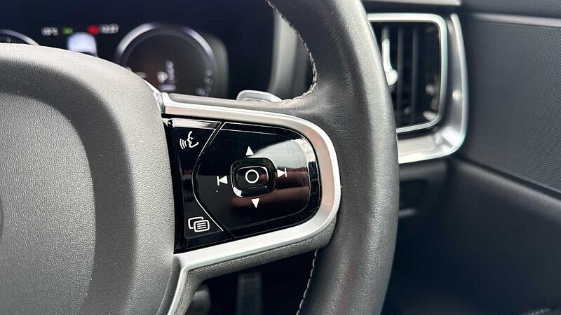 Volvo S60 T8 Twin Engine AWD R-Design Plus Automatic