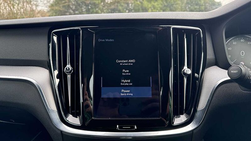 Volvo S60 T8 Twin Engine AWD R-Design Plus Automatic