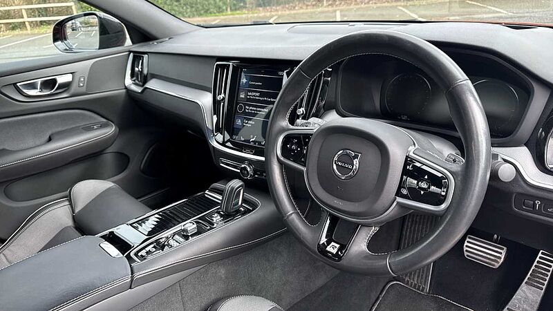 Volvo S60 T8 Twin Engine AWD R-Design Plus Automatic