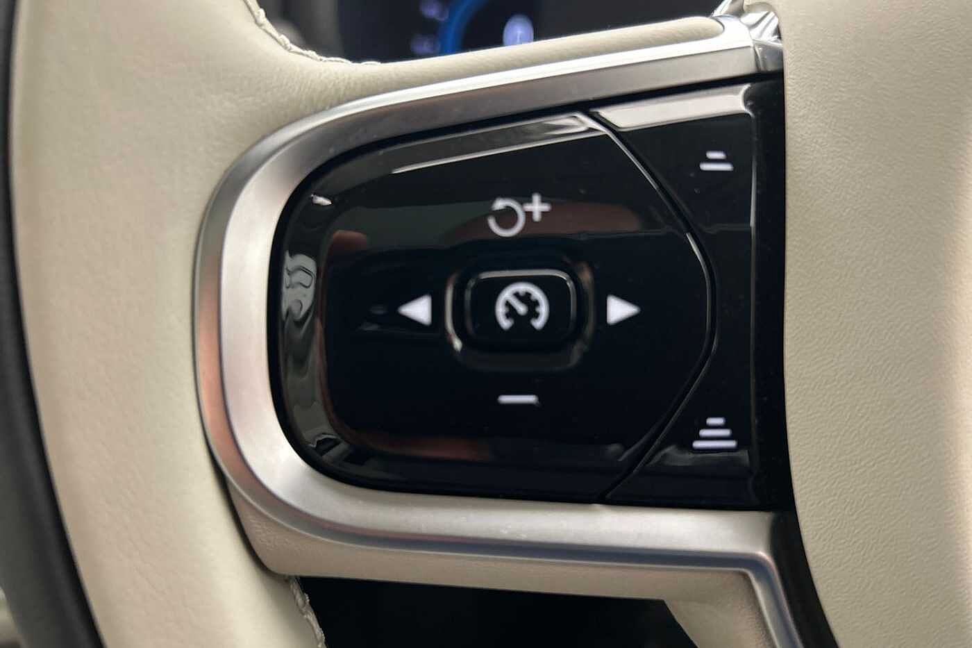 Volvo V90 Ultra, T8 AWD Plug-in hybrid, Electric/Petrol, Dark