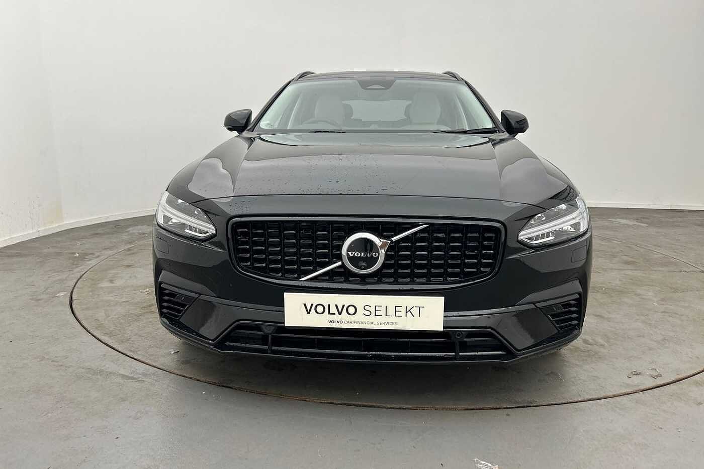 Volvo V90 Ultra, T8 AWD Plug-in hybrid, Electric/Petrol, Dark