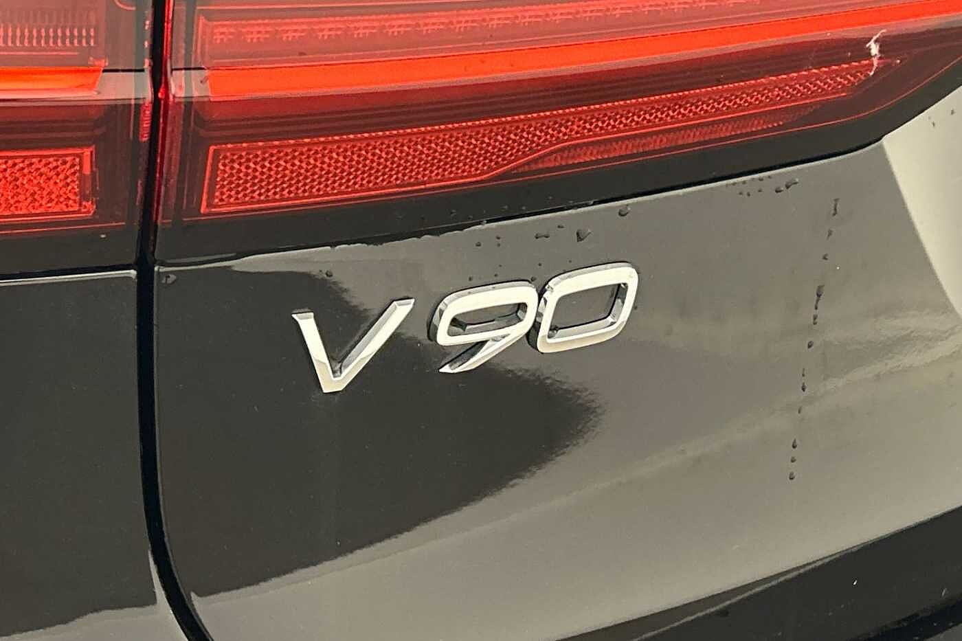 Volvo V90 Ultra, T8 AWD Plug-in hybrid, Electric/Petrol, Dark