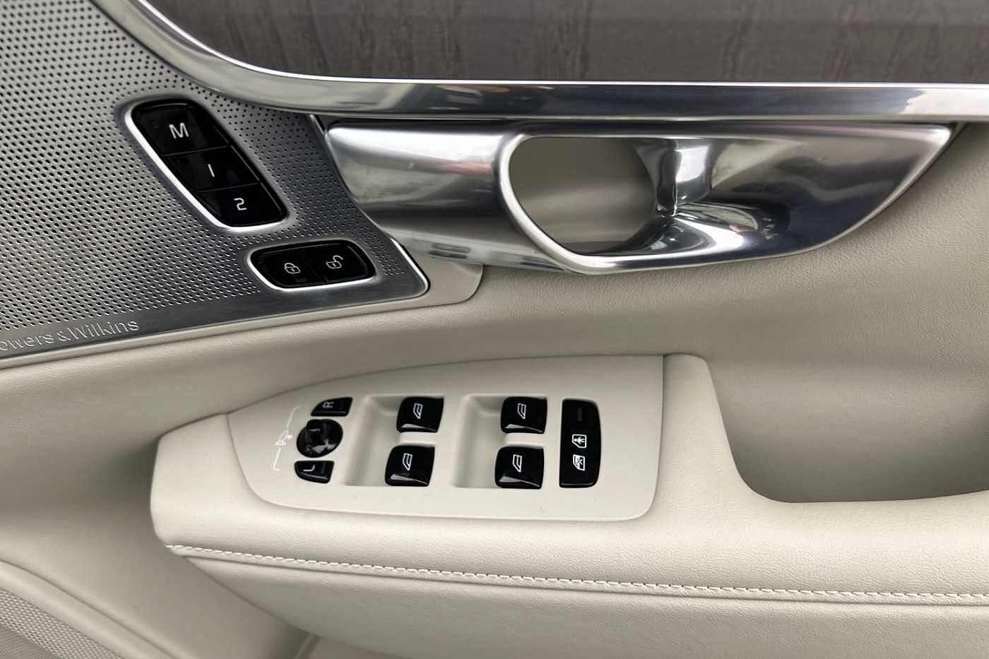 Volvo V90 Ultra, T8 AWD Plug-in hybrid, Electric/Petrol, Dark