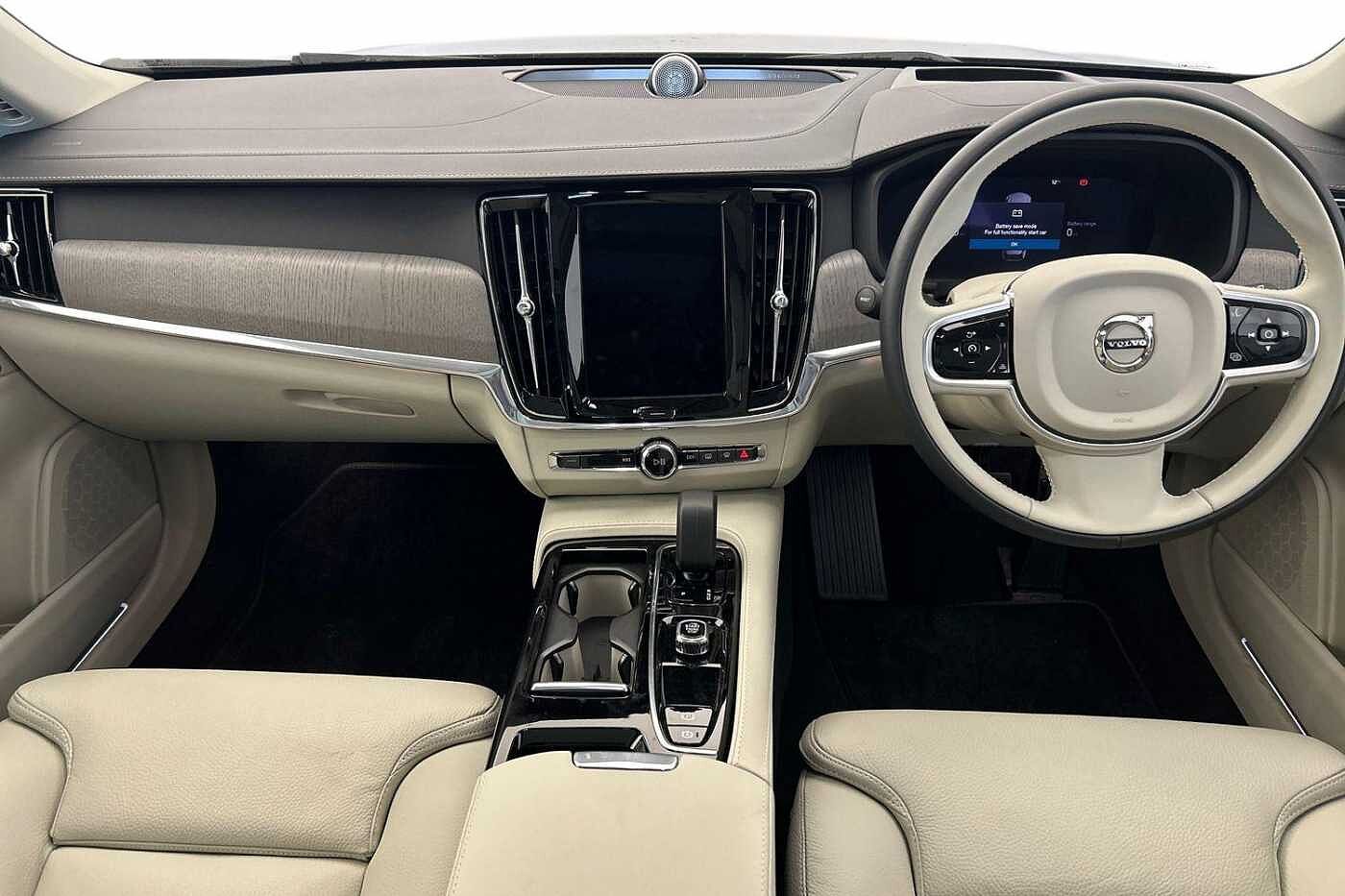 Volvo V90 Ultra, T8 AWD Plug-in hybrid, Electric/Petrol, Dark