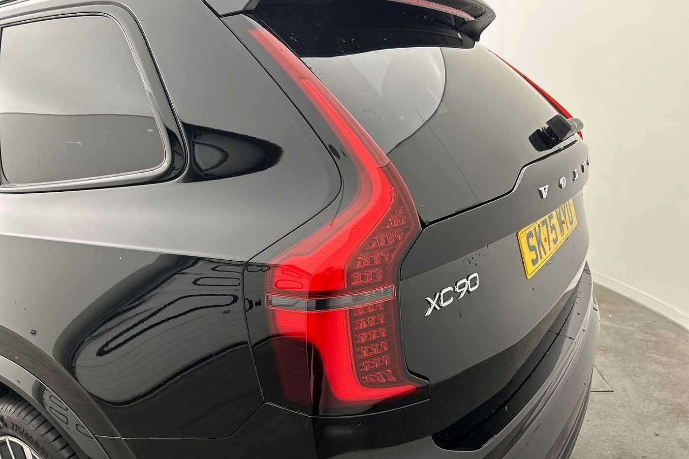 Volvo XC90 Ultra, T8 AWD Plug-in hybrid, Electric/Petrol, Dark, 7 Seats