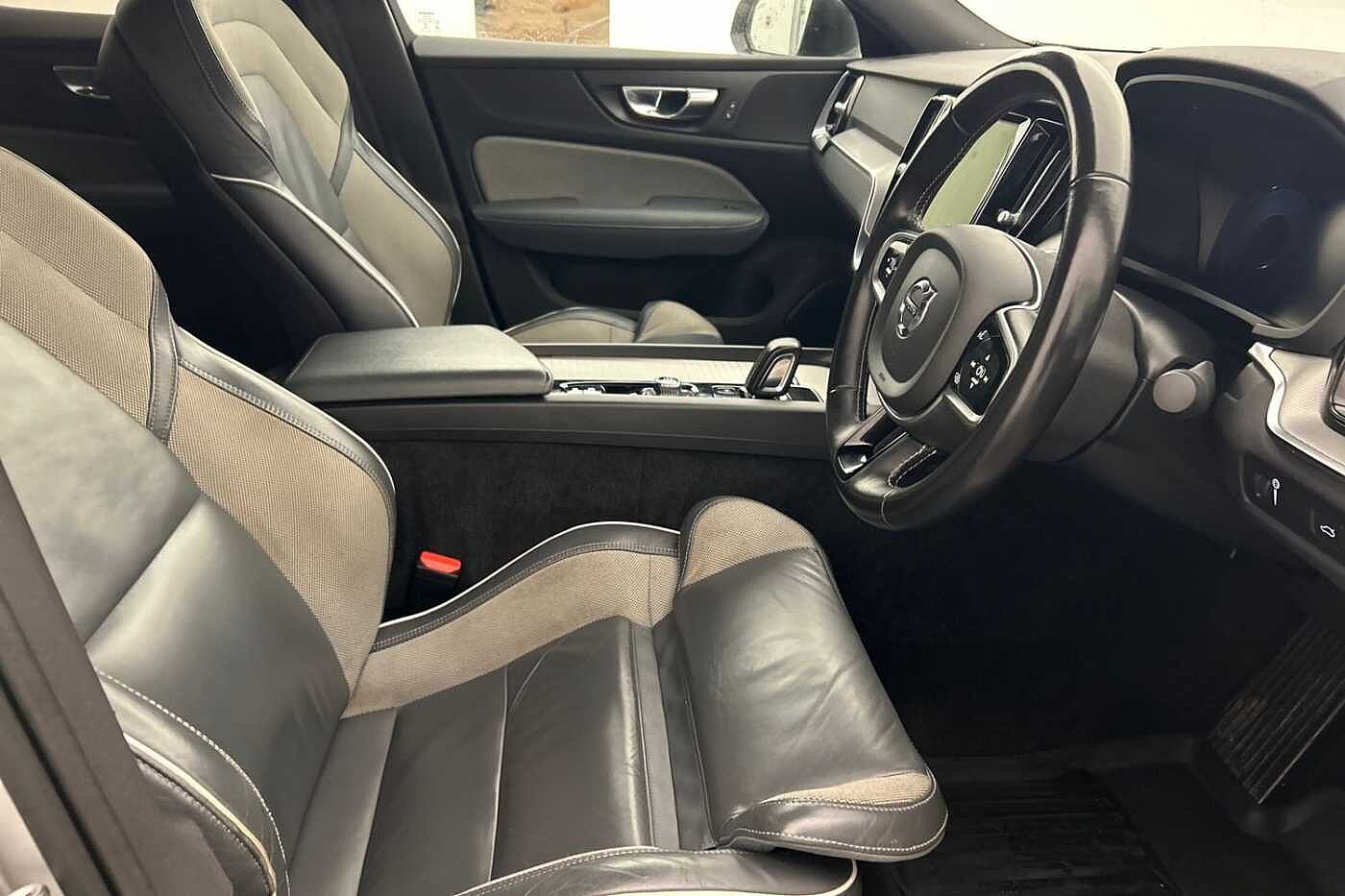 Volvo S60 R-Design, B5 mild hybrid