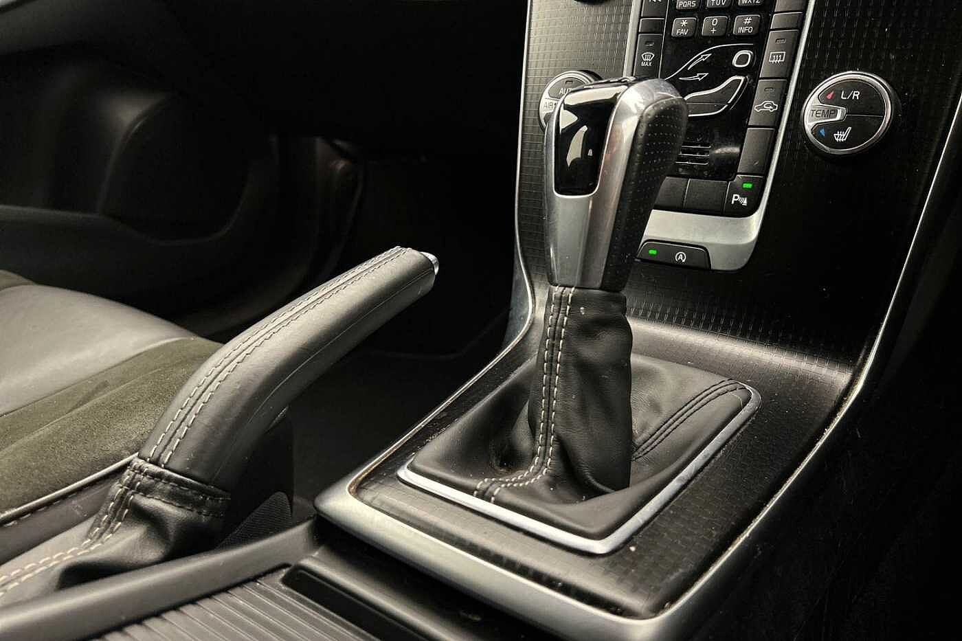 Volvo V40 T2 R-Design Manual