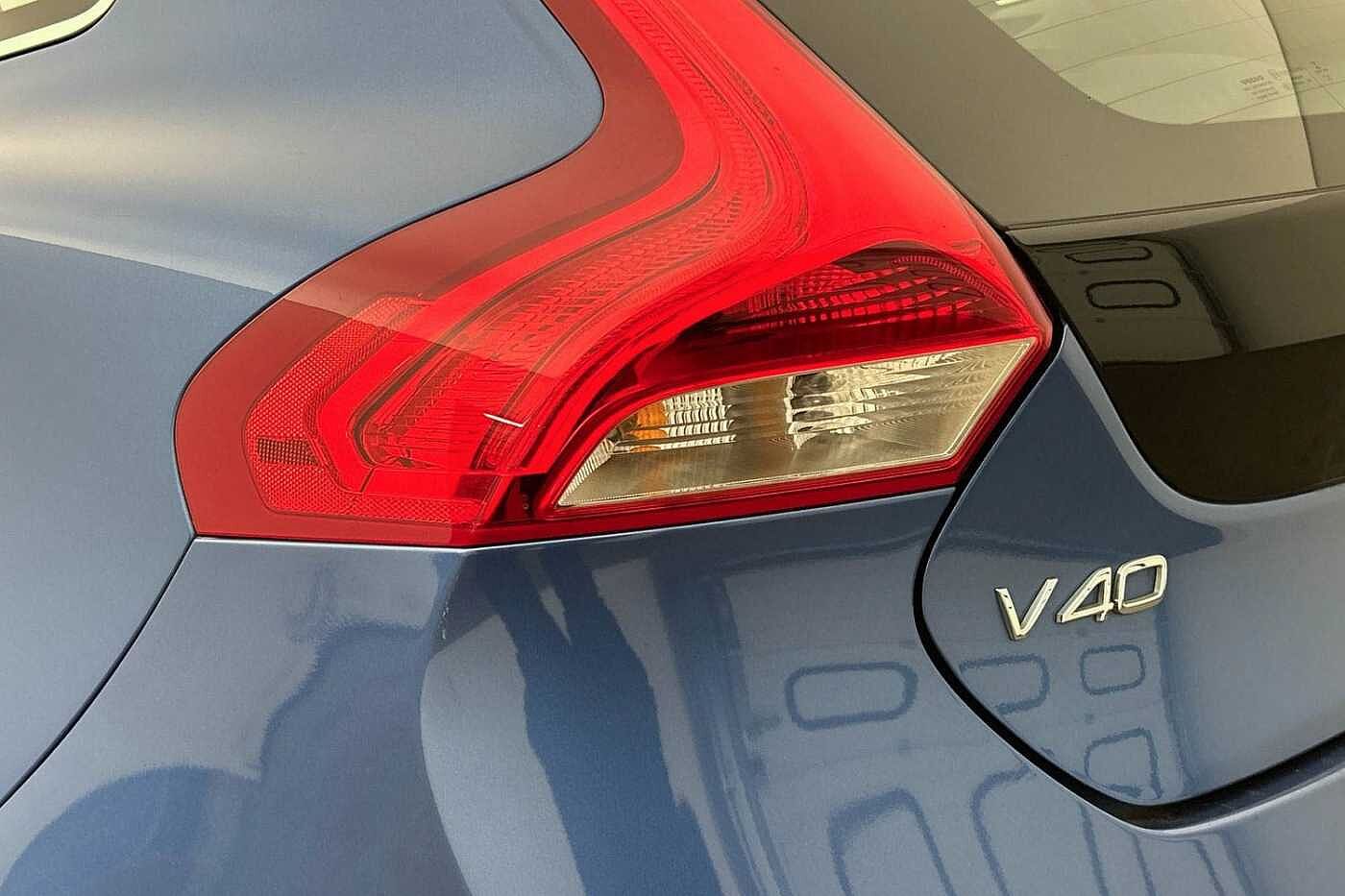 Volvo V40 T2 R-Design Manual