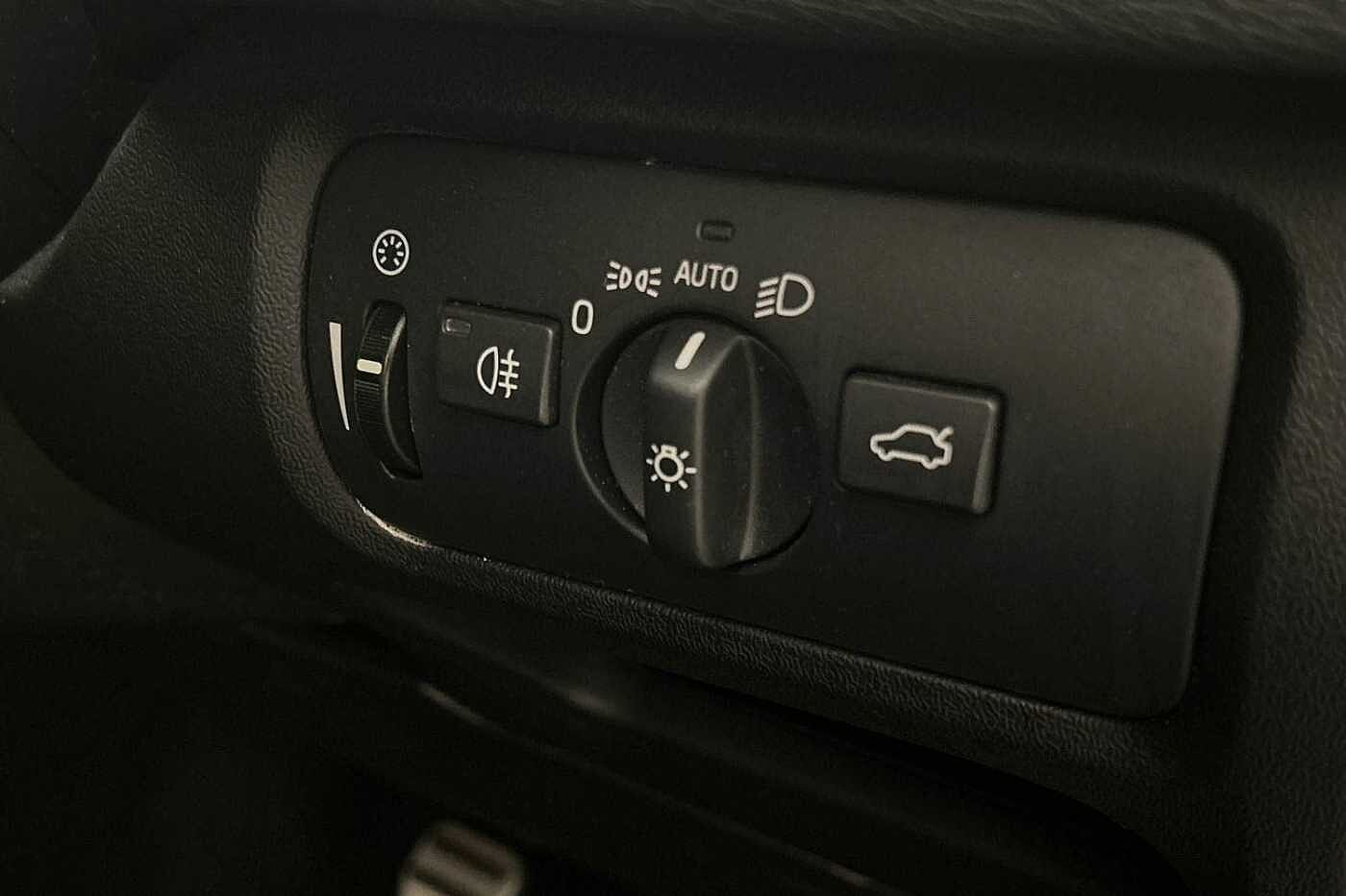 Volvo V40 T2 R-Design Manual