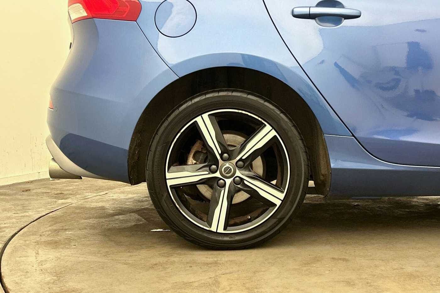 Volvo V40 T2 R-Design Manual